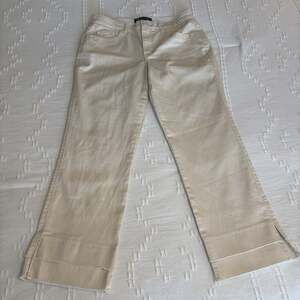 Democracy Absolution Jeans Womens 8 Cream Ivory Winter White Raw Hem Ankle Slit